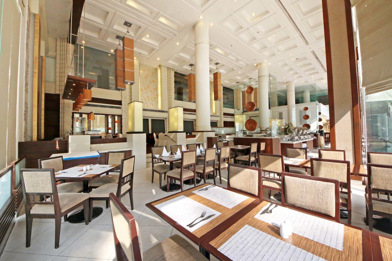 The Imperial Hotel & Convention Centre Korat Nakhonratcsaszima Kültér fotó